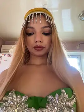 Snapshot of _Siennaaa_ chatting on November 3, 12:06 pm Siennaaa online show from November 3, 12:06 pm