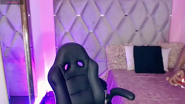 Miranda Collins online show from November 16, 11:05 am