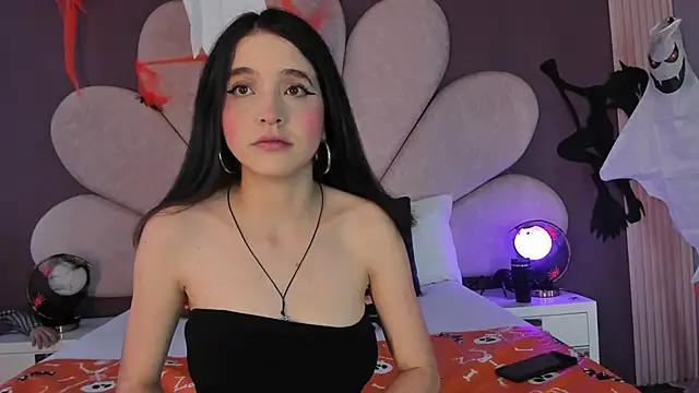 MeganR  online show from November 4, 11:09 am