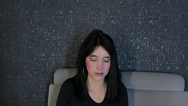 MeganR  online show from April 24, 11:34 am