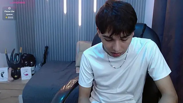 Snapshot of StiwenTwink chatting on July 22, 4:21 pm StiwenTwink online show from July 22, 4:21 pm