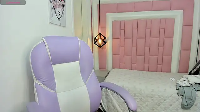 Klaret Toy online show from April 21, 1:39 pm