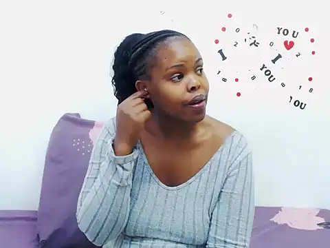 Snapshot of XYummyDoll32 chatting on October 13, 4:45 am XYummyDoll32 online show from October 13, 4:45 am