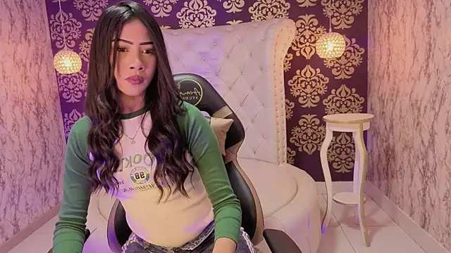 Snapshot of Mia_Stonnes chatting on October 15, 12:49 pm Mia Stonnes online show from October 15, 12:49 pm