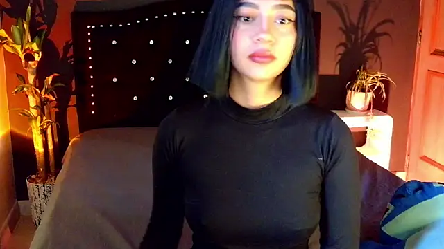 Snapshot of emma_web_ chatting on April 27, 12:25 pm emma web online show from April 27, 12:25 pm