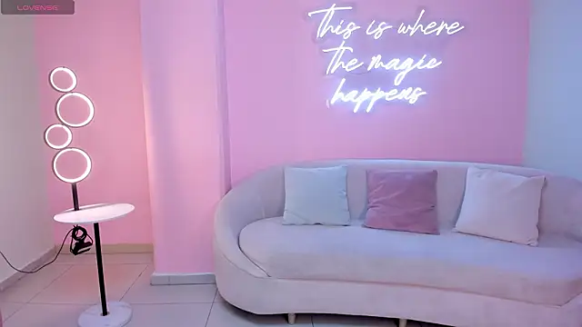 NatalieLewis online show from February 25, 12:37 pm