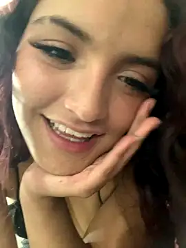 Snapshot of AuroraPink_ chatting on October 17, 5:32 am AuroraPink  online show from October 17, 5:32 am