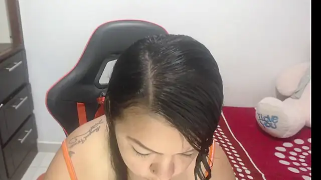 emily sexxx online show from April 20, 6:27 am