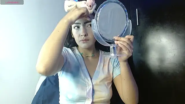 Snapshot of JuliethaFox chatting on October 7, 11:24 pm JuliethaFox online show from October 7, 11:24 pm