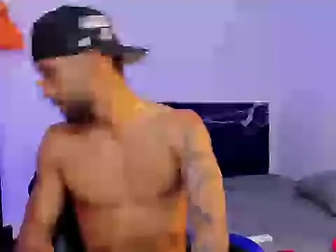 Snapshot of theo_sky1 chatting on October 17, 2:30 pm theo sky1 online show from October 17, 2:30 pm