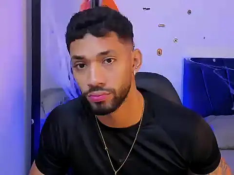 Snapshot of theo_sky1 chatting on October 22, 3:01 pm theo sky1 online show from October 22, 3:01 pm