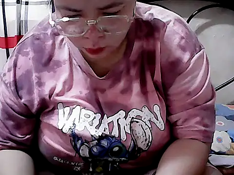 HornyPussie69 online show from April 9, 11:43 pm