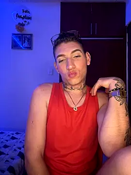 hotxxx 2012 online show from October 1, 8:15 pm