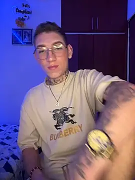 hotxxx 2012 online show from October 4, 8:29 pm