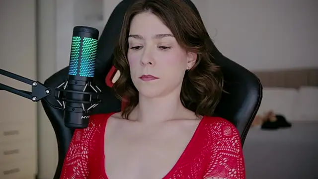 WowHelloAlice online show from February 21, 8:59 am