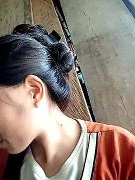 -Lauren- online show from October 9, 5:16 am