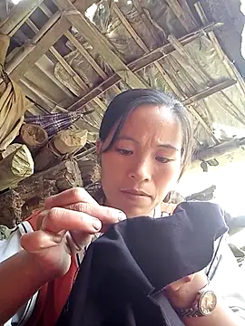 -Lauren- online show from October 17, 3:42 am