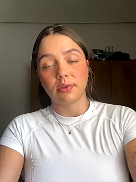 luiza barcelos online show from October 28, 6:10 pm