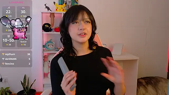 Snapshot of Sallie_Doll chatting on October 21, 6:41 pm Sallie Doll online show from October 21, 6:41 pm
