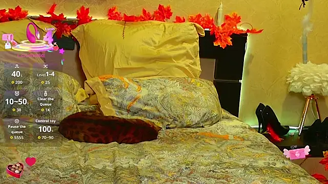 EmilyWhispers online show from November 5, 7:36 pm