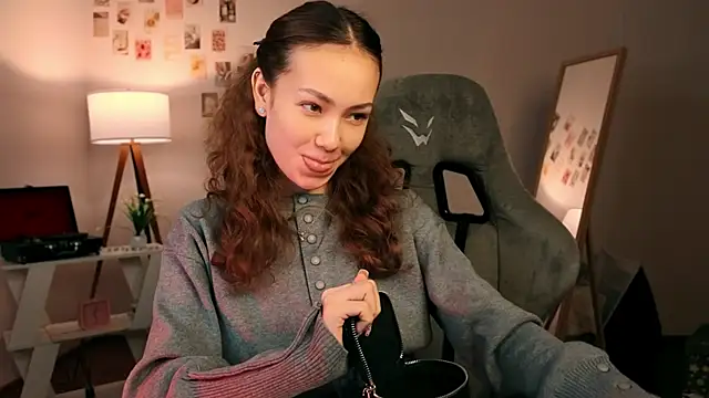 branchwithflowerss online show from November 24, 11:54 am