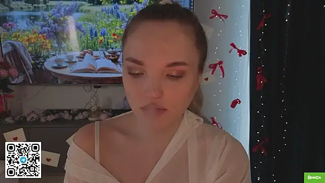 JulieLupo online show from March 19, 6:50 am