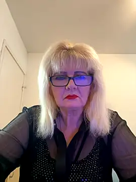 BoloshkaBlonda online show from October 4, 3:32 pm