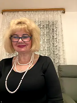 BoloshkaBlonda online show from November 24, 7:13 pm