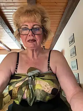 BoloshkaBlonda online show from April 19, 10:25 am