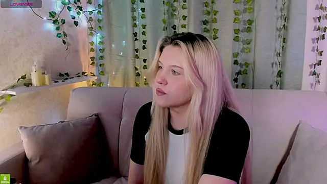 Malisha kiss online show from April 4, 11:08 am