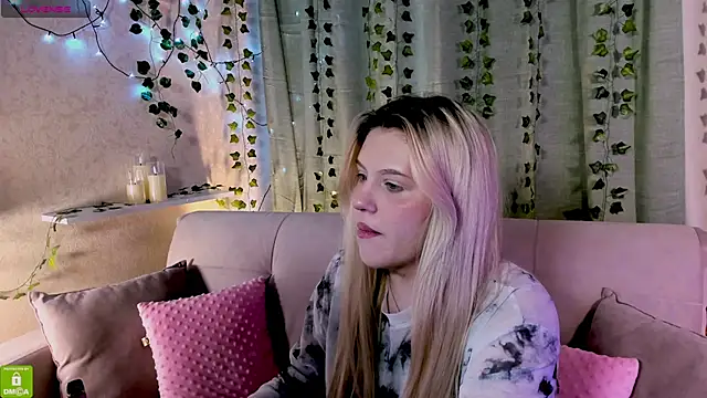 Malisha kiss online show from April 8, 11:10 am