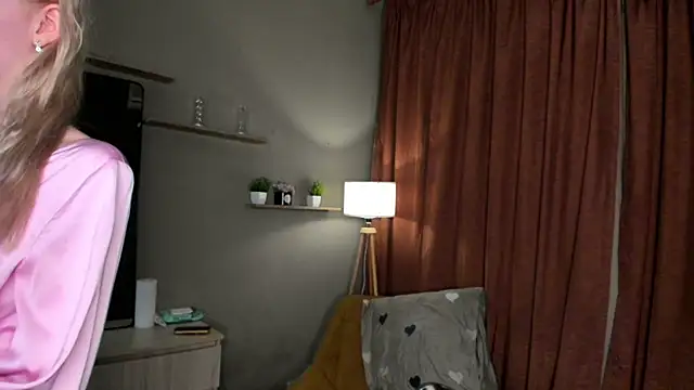 PocketDollX online show from June 14, 4:42 pm