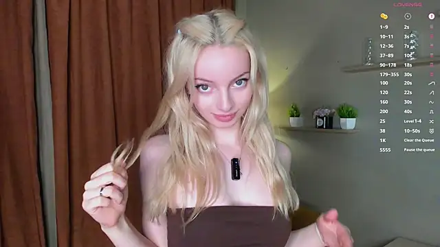 PocketDollX online show from July 1, 4:18 pm