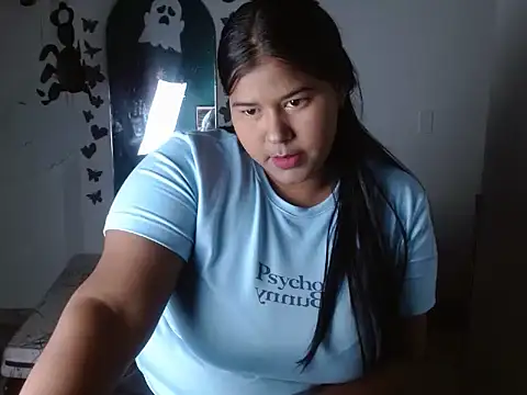 Ebony luna online show from October 17, 12:30 pm