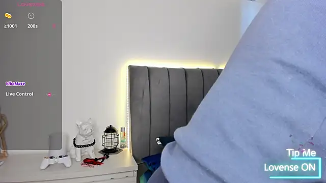 JARETHH online show from October 19, 1:34 pm