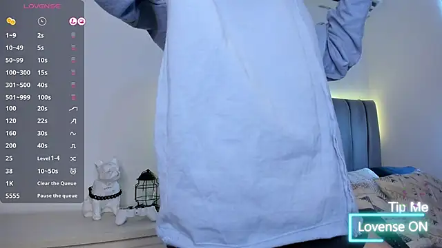 JARETHH online show from October 28, 1:36 pm