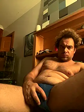 Snapshot of GymBoy83 chatting on November 15, 9:11 pm GymBoy83 online show from November 15, 9:11 pm