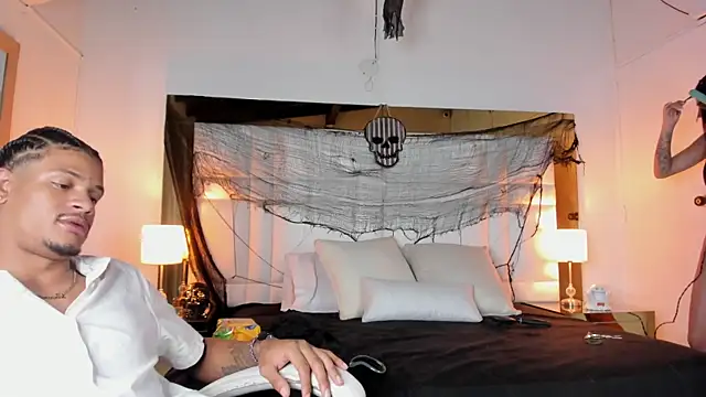 Snapshot of Latin_Pleasures chatting on October 17, 7:27 pm Latin Pleasures online show from October 17, 7:27 pm