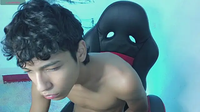 Snapshot of Im_david02 chatting on October 19, 7:58 pm Im david02 online show from October 19, 7:58 pm