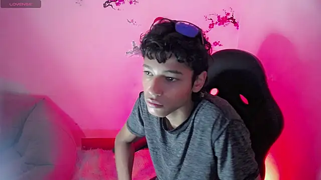 Snapshot of Im_david02 chatting on October 22, 1:44 pm Im david02 online show from October 22, 1:44 pm