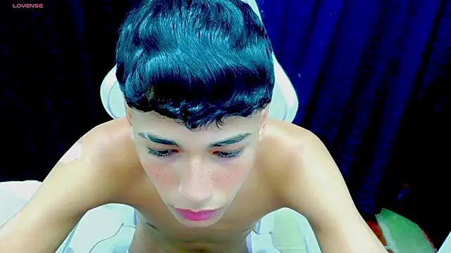 Snapshot of Im_david02 chatting on November 3, 1:34 pm Im david02 online show from November 3, 1:34 pm