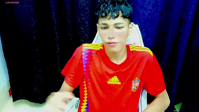 Snapshot of Im_david02 chatting on November 8, 12:27 pm Im david02 online show from November 8, 12:27 pm