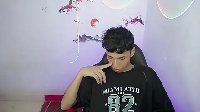 Snapshot of Im_david02 chatting on November 15, 12:56 pm Im david02 online show from November 15, 12:56 pm