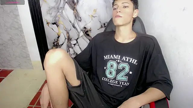 Im david02 online show from December 18, 2:34 pm