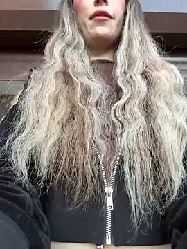 RollDolls online show from November 2, 5:10 am