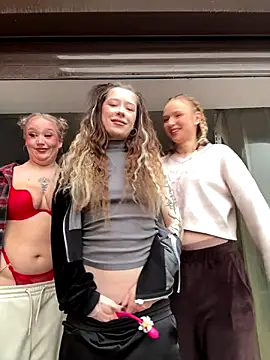 RollDolls online show from November 20, 5:07 am