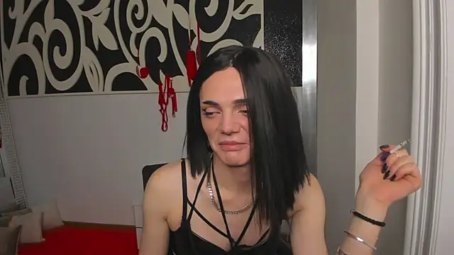 Snapshot of Vanessa4Dom chatting on June 4, 9:21 pm Vanessa4Dom online show from June 4, 9:21 pm