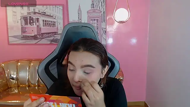 mia foster t online show from December 22, 12:57 pm