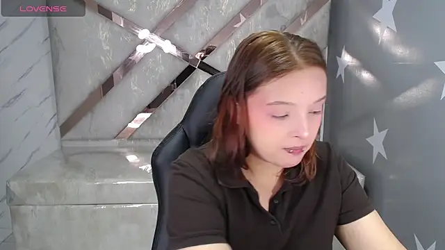 mia foster t online show from April 22, 1:12 pm