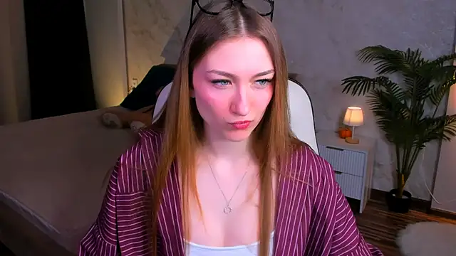 AngelAnabelle online show from December 17, 2:01 pm